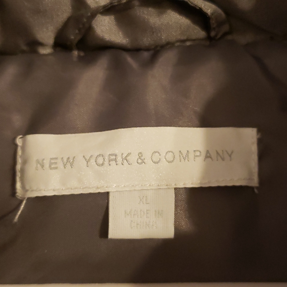 Vest - Picture 2 of 3
